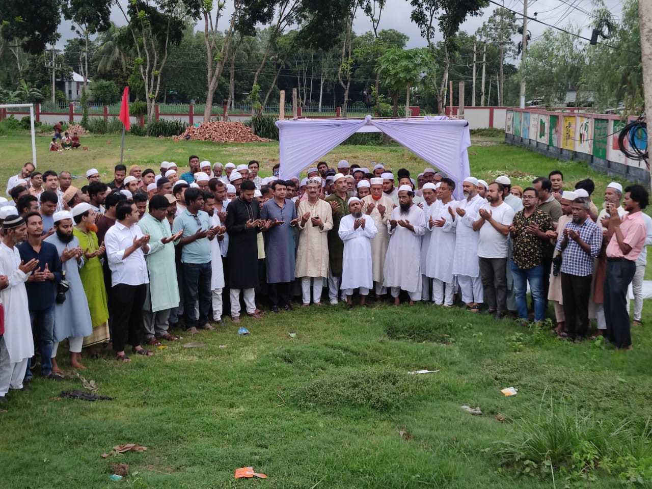 মহাদেবপুর ইউনিয়ন সরকারি কলেজ জামে মসজিদের ভিত্তিপ্রস্তর স্থাপন অনুষ্ঠান সম্পন্ন।