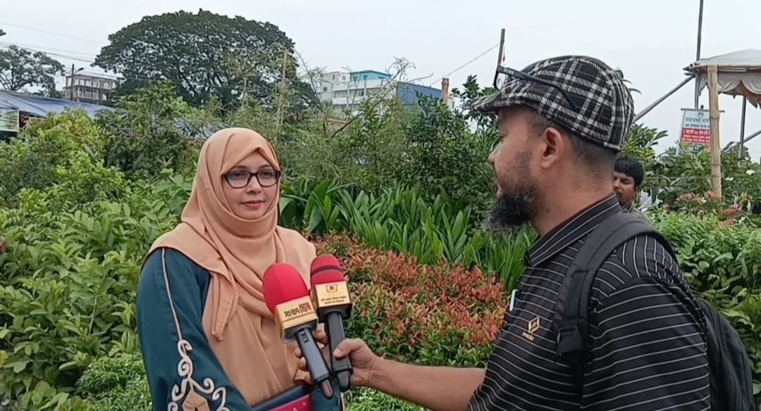 বৃক্ষ ও ফল মেলা ২০২৫-এ কুইজ প্রতিযোগিতার মধ্য দিয়ে শিক্ষার্থীদের মধ্যে পরিবেশ সচেতনতা বৃদ্ধি।