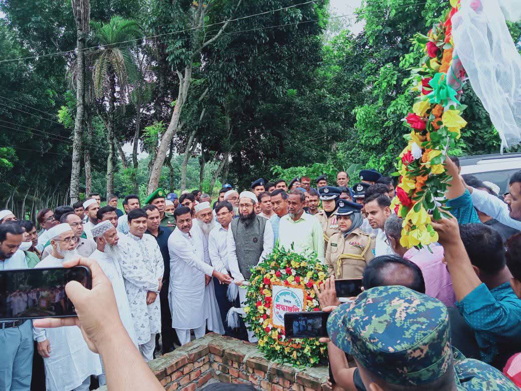 গণঅভ্যুত্থান দিবসে মানিকগঞ্জে শহীদদের স্মরণে নানা কর্মসূচি।