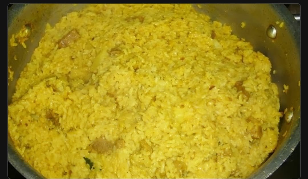 মানিকগঞ্জ জেলার সদর থানায় পুলিশের হেফাজতে বঙ্গবন্ধুর শাহাদাৎবার্ষিকীর রান্না করা খাবার।