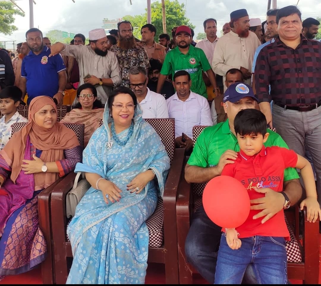 দীর্ঘ ১৩ বছর পর কালীগঙ্গায় মাতালেন নৌকার মাঝিরা, লক্ষ দর্শকের উপচেপড়া ভিড়।