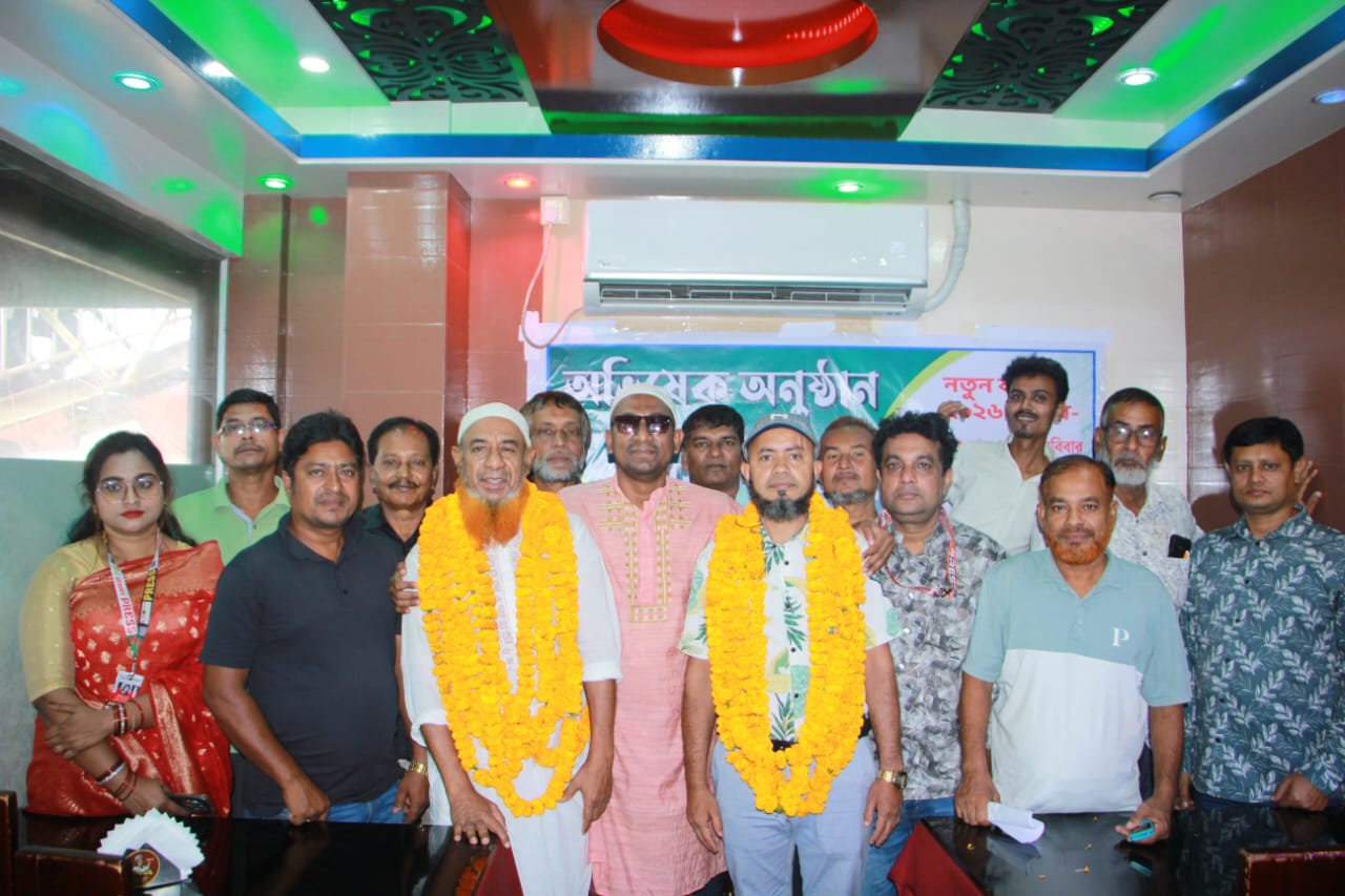 মানিকগঞ্জ জেলা রিপোর্টার্স ইউনিটির নতুন কমিটির অভিষেক ও পরিচিতি সভা অনুষ্ঠিত