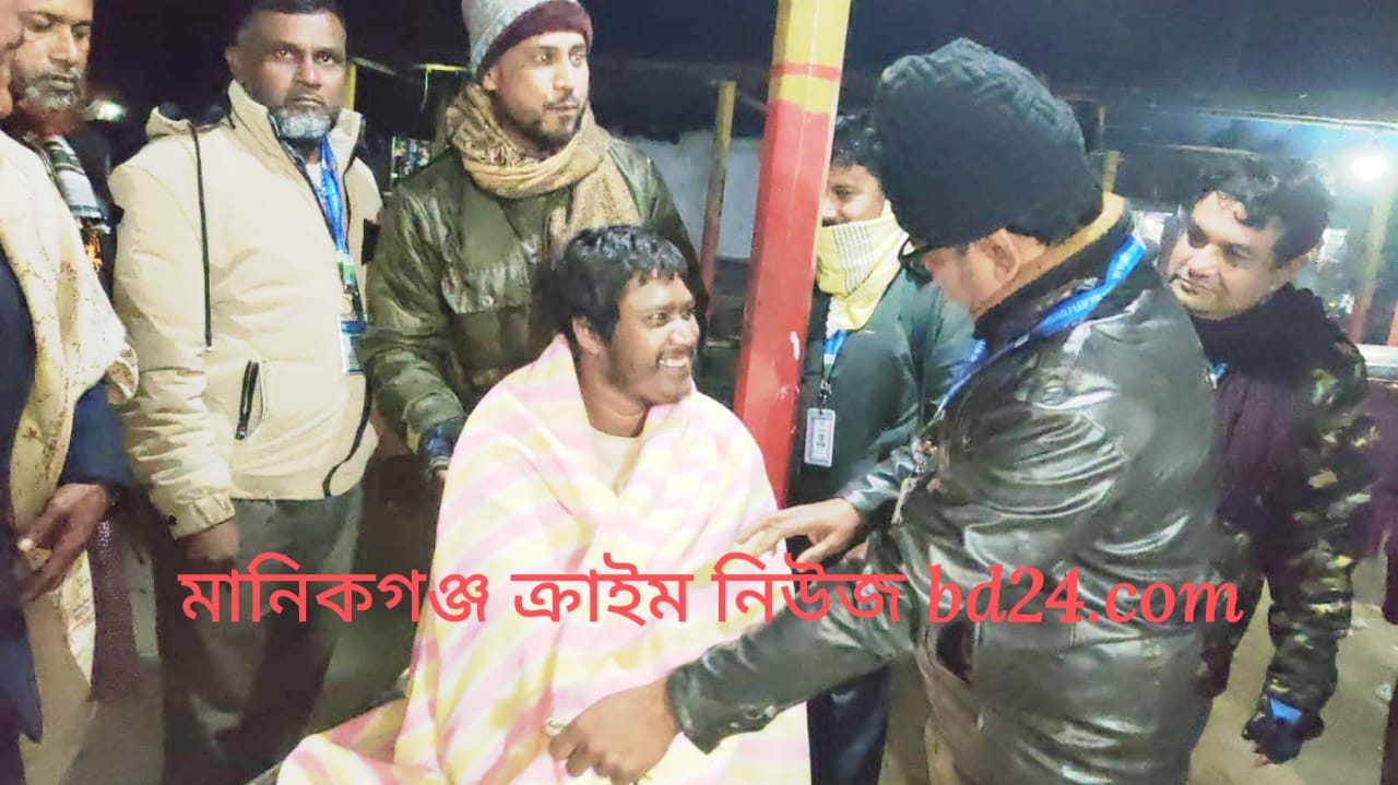 শিবালয়ে শীতার্ত ও প্রতিবন্ধীদের মাঝে BHRC এর শীতবস্ত্র বিতরণ