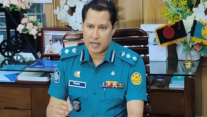 স্ত্রীসহ বিপ্লব কুমারের ব্যাংক হিসাব ফ্রিজ করার নির্দেশ